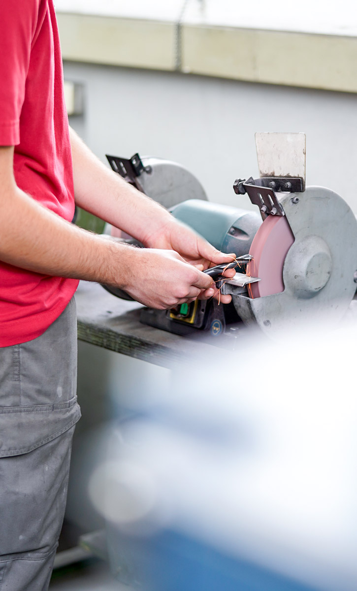 Auszubildende bei Formenbau Rapp – motivierter Nachwuchs im Werkzeugbau mit Blick auf eine sichere und zukunftsorientierte Ausbildung